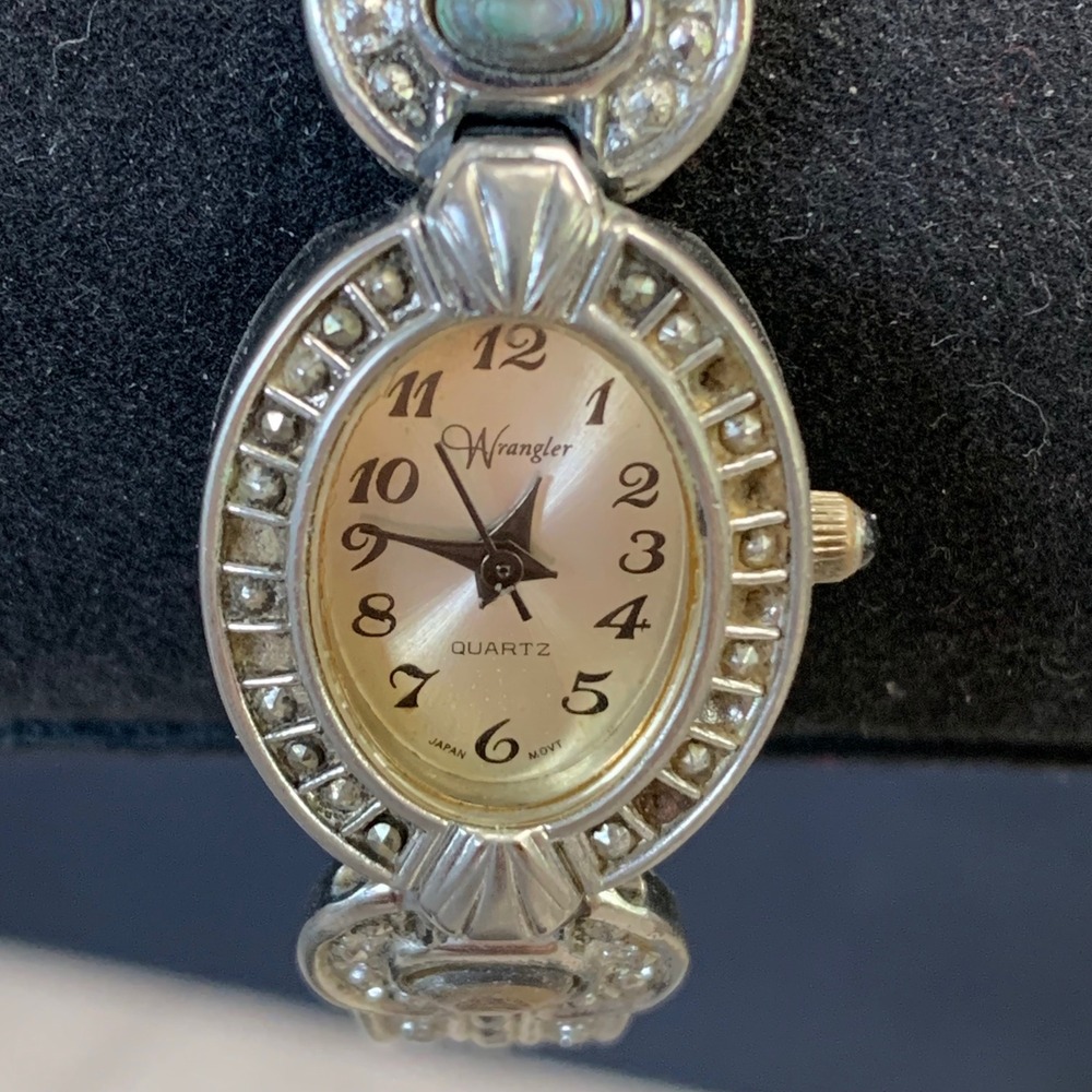 Wrangler Womens Quartz Watch Silver Tone Abalone Rhinestone Expansion Band 3185Q